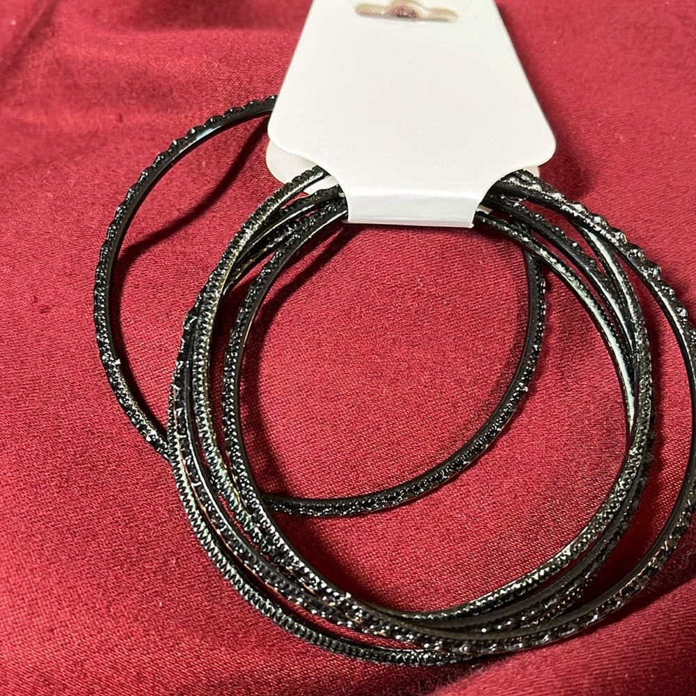 🔥5 Braclets Black and Gold/fashion jewelry